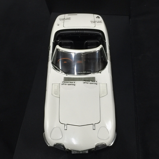オートアート 007 ジェームズボンド コレクション TOYOTA 2000GT 1:8スケール ミニカー ホビー 保存箱付き